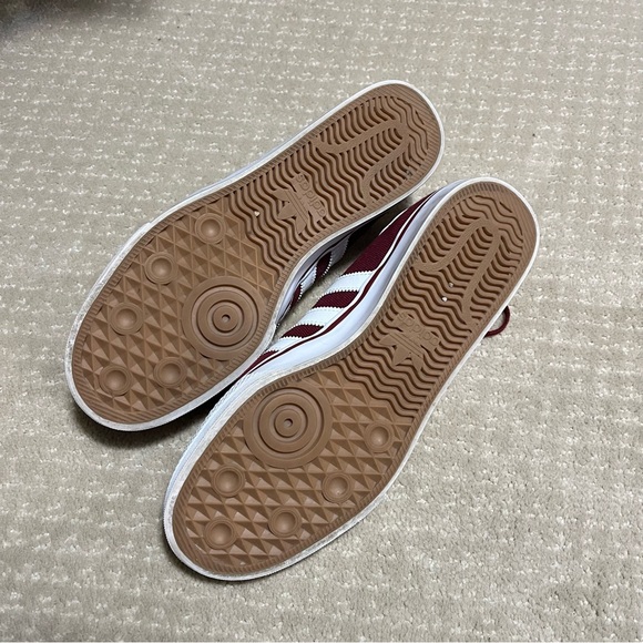 Adidas Shoes, sz 9.5 - Picture 3 of 5